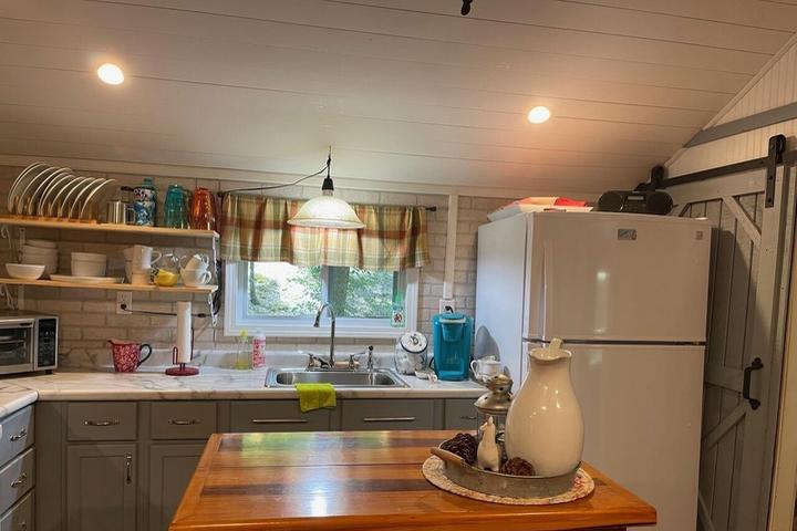 Pet Friendly Lake Cabin in the Shawnee Forest
