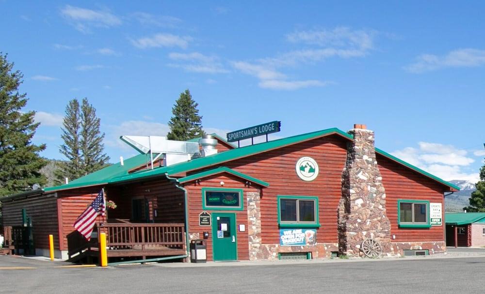 Pet Friendly Sportsmans Lodge