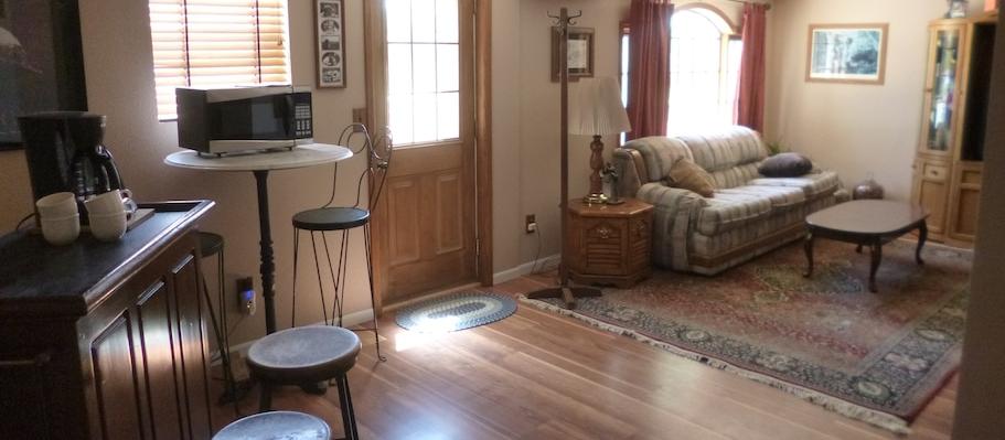 Picture of a pet friendly vacation rental in Idalia, CO. Picture of a pet friendly vacation rental in Idalia, CO.