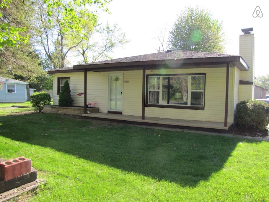 Au Gres Airbnb Rentals Pet Policy