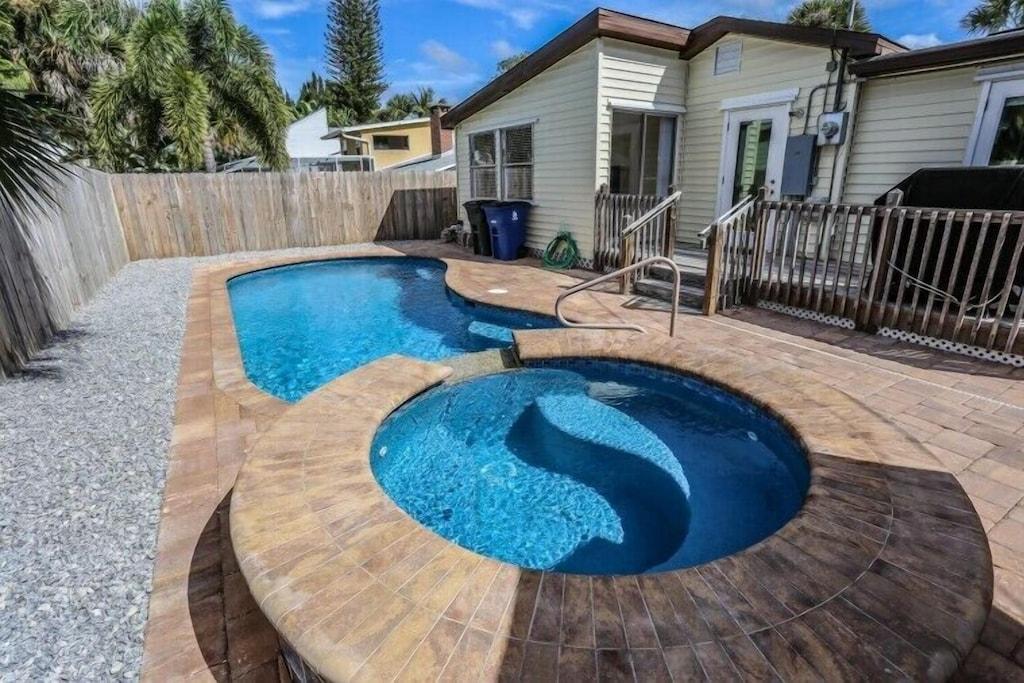 201 Delmar Mangrove Breeze Cottage Pet Policy