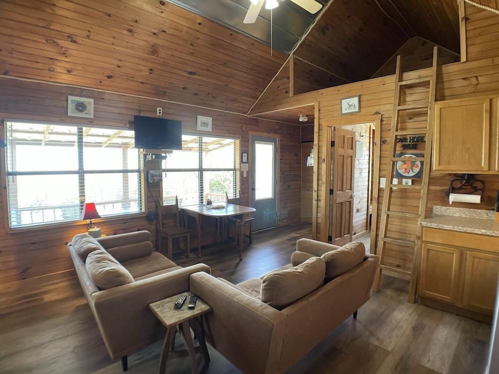 Pet Friendly Walnut Canyon Cabins