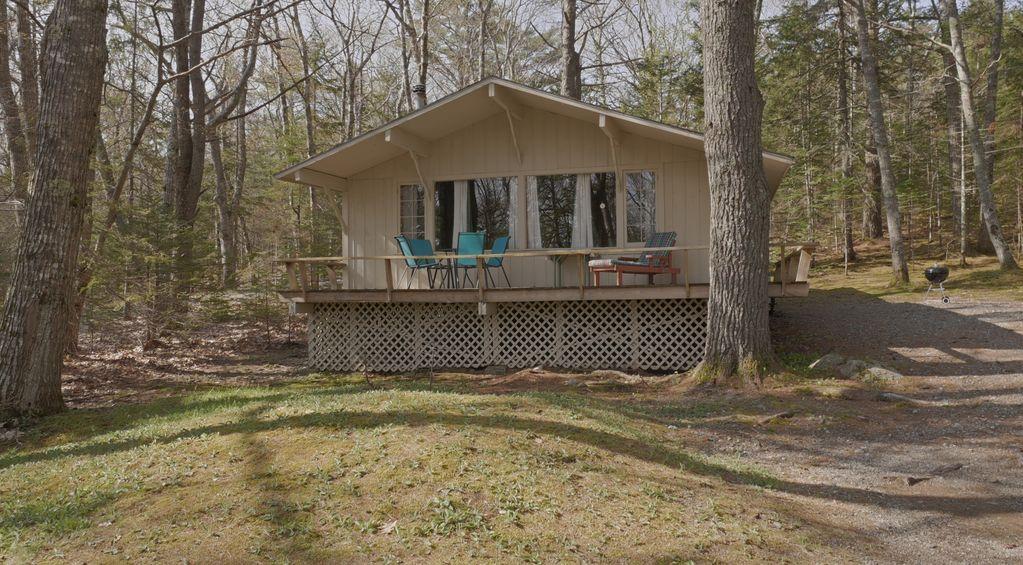 Pet Friendly Baycliff Cabin - Pines