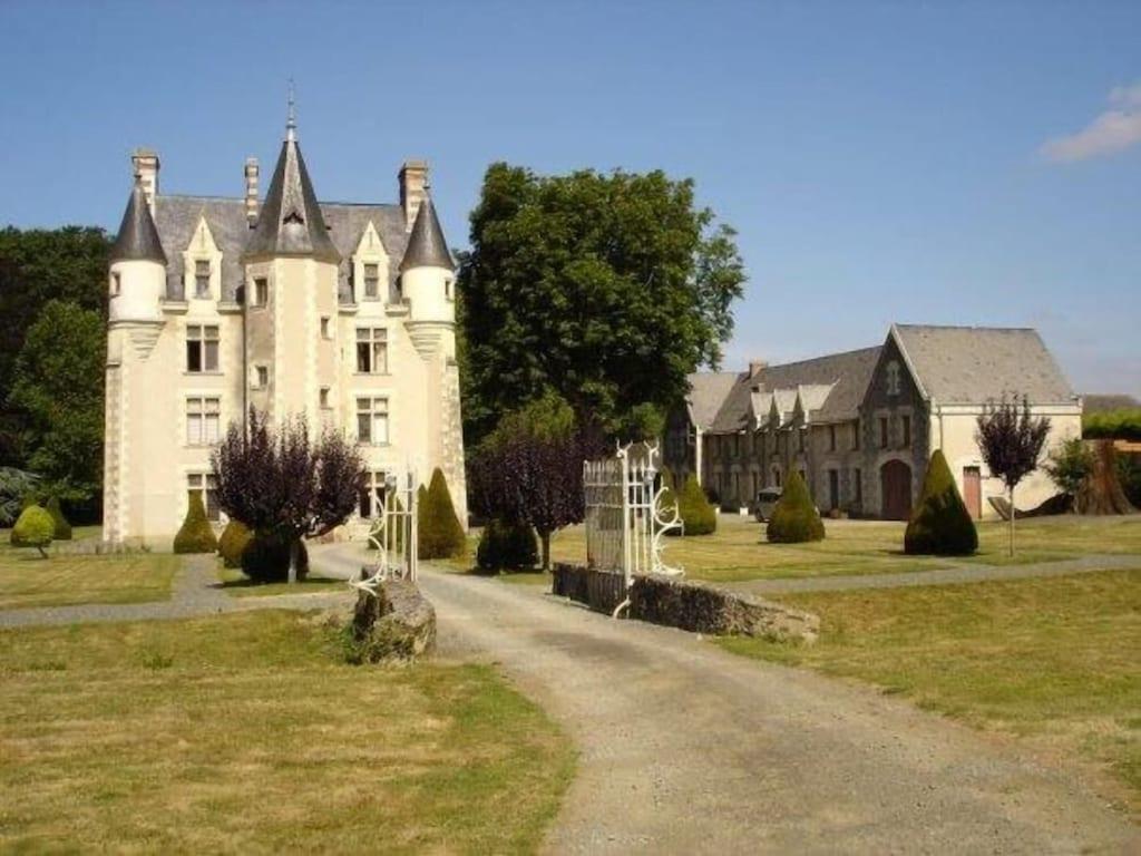 Pet Friendly Castle Gem in the Loire Valley Hideaway