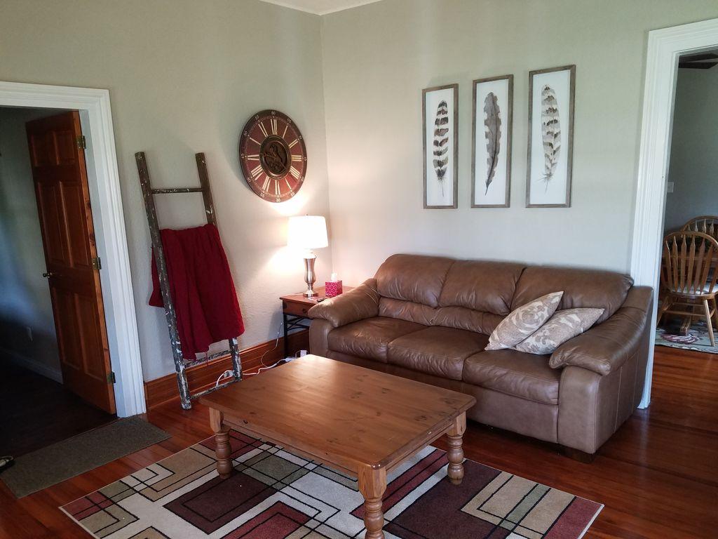 VRBO East Dubuque Pet Policy