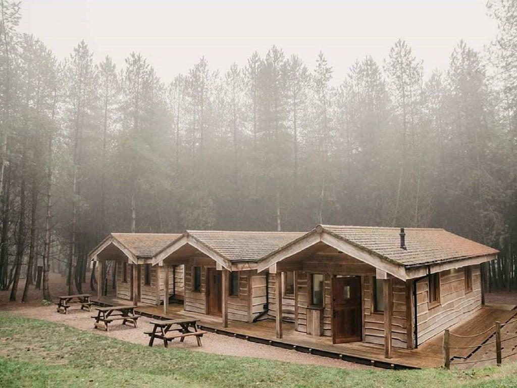 Private Woodland Lodge Near Alton Towers Pet Policy