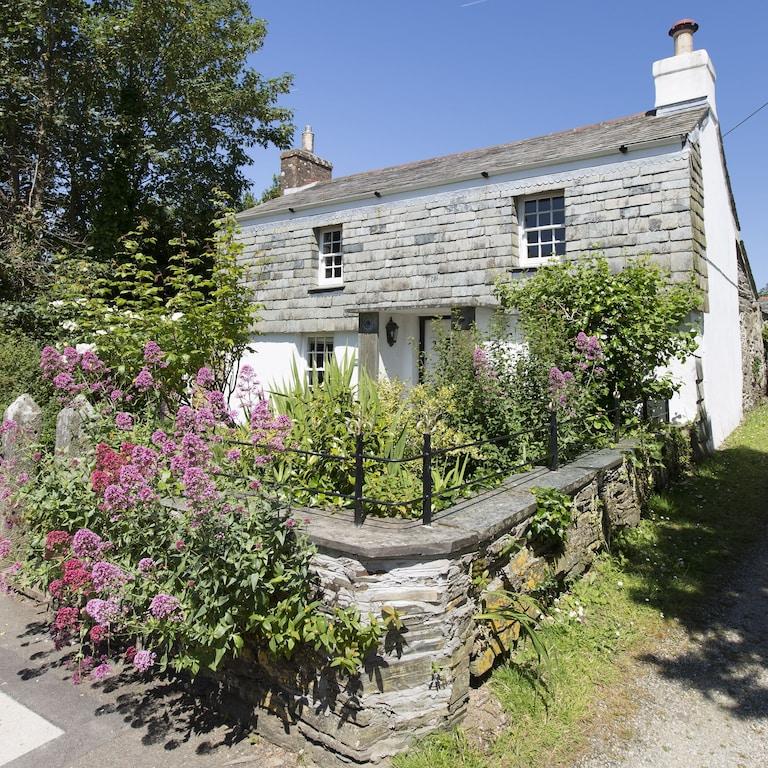 Pet Friendly Charming Grade II Listed Cottage