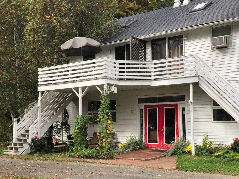 New Lebanon Airbnb Rentals Pet Policy