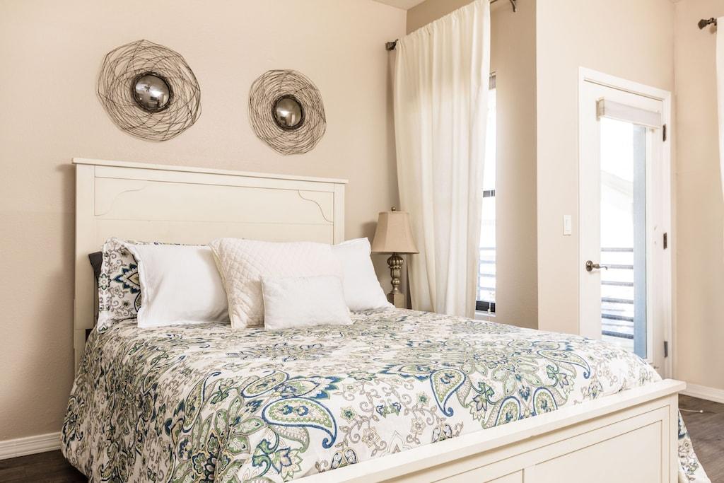 Luxury Biltmore Uptown Condo with Pool & Spa Pet Policy