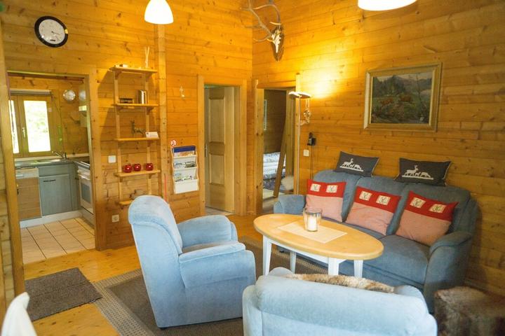 Pet Friendly Non-Smoking Log Cabin in the Holiday Village