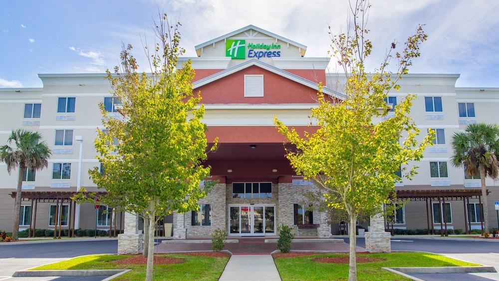 Pet Friendly Holiday Inn Express & Suites Palm Bay an IHG Hotel