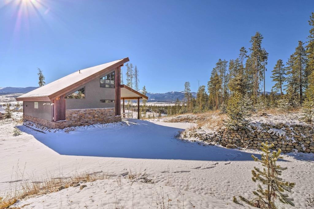 Private Fraser House With Mtn Views & Grill Pet Policy