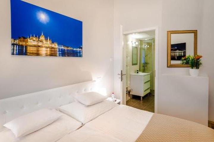 Pet Friendly Anabelle Bed and Breakfast Budapest
