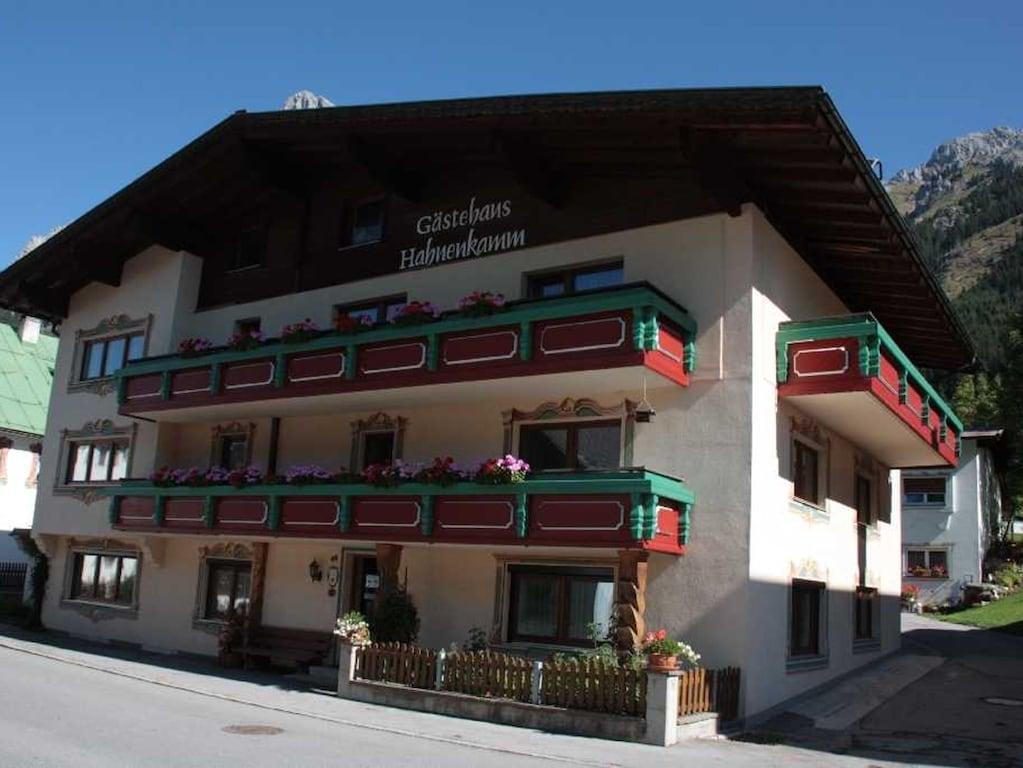 Pet Friendly Double Room with Breakfast - Haus Hahnenkamm