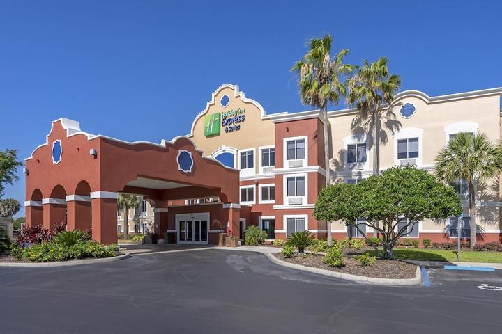 Pet Friendly Holiday Inn Express Hotel & Suites the Villages an IHG Hotel