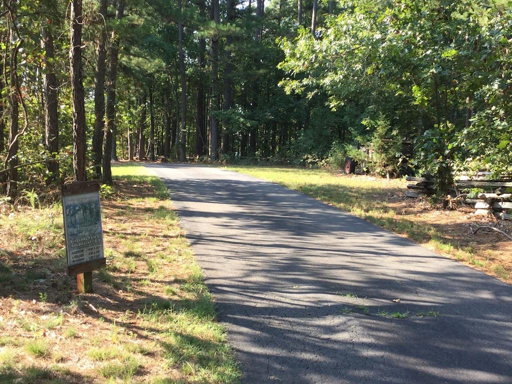 Log Cabin Retreat on 157 Acres in Ozark Mountains Pet Policy