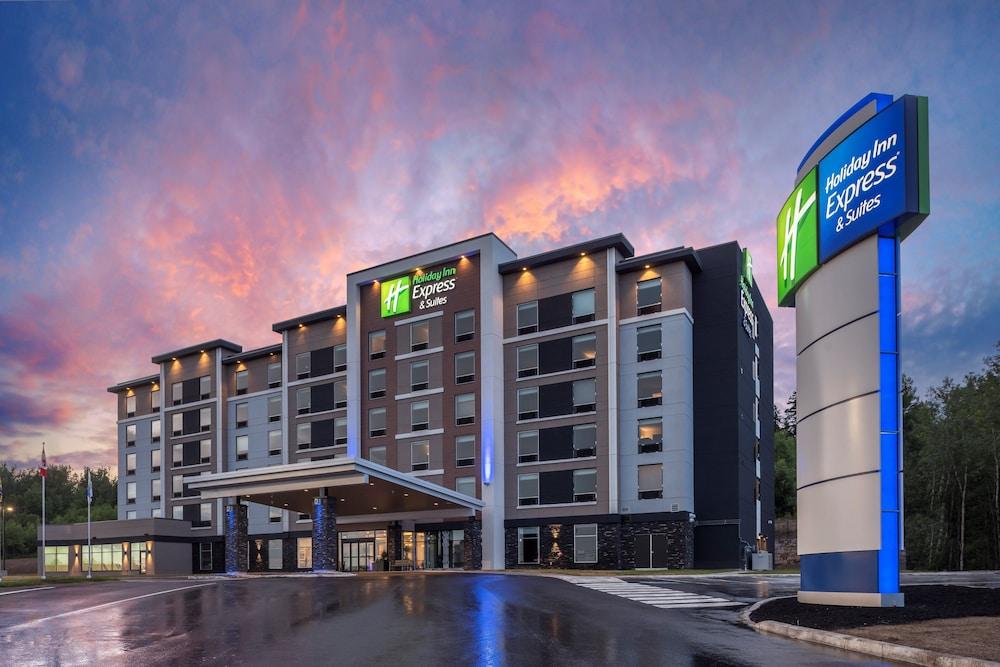 Pet Friendly Holiday Inn Express & Suites Moncton an IHG Hotel