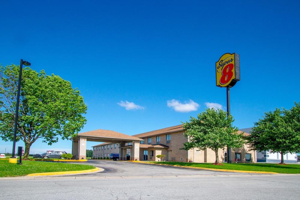 Super 8 by Wyndham Kokomo Pet Policy