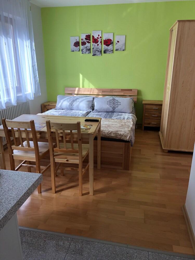 Pet Friendly Nice Little Apartment Newly Renovated