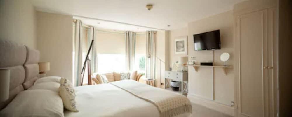 Pet Friendly The Seaview Hotel