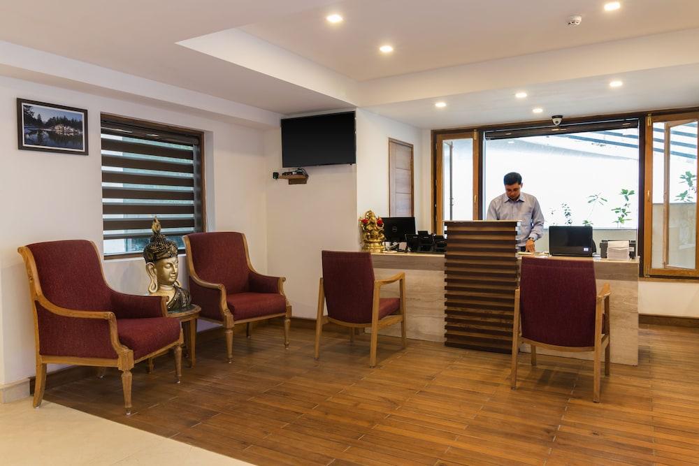Pet Friendly Country Inn Premier Pacific Mall Road Mussoorie