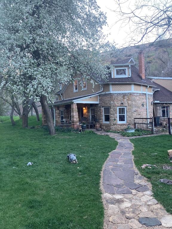 Mount Vernon Ranch House Pet Policy