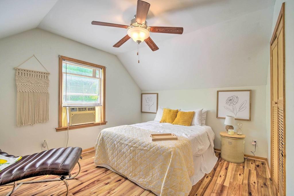 Cozy Auburn Retreat with Hot Tub Close to Lake Pet Policy