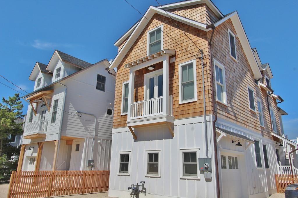 6Bedroom Oceanside Home with Pool Pet Policy