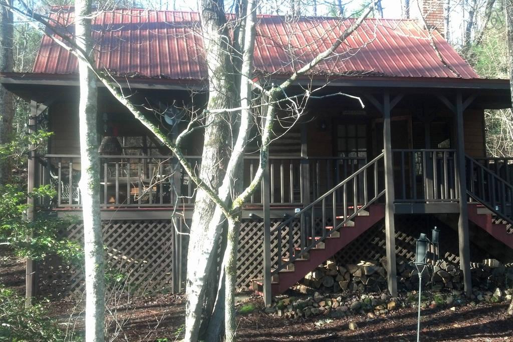 Hiawassee Airbnb Rentals Pet Policy