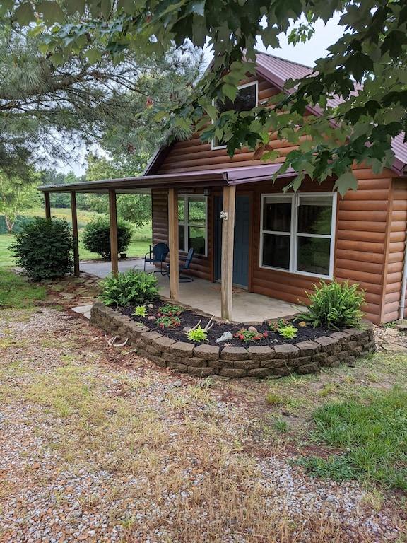 Loft Cabin in Beautiful Shawnee National Forest Pet Policy
