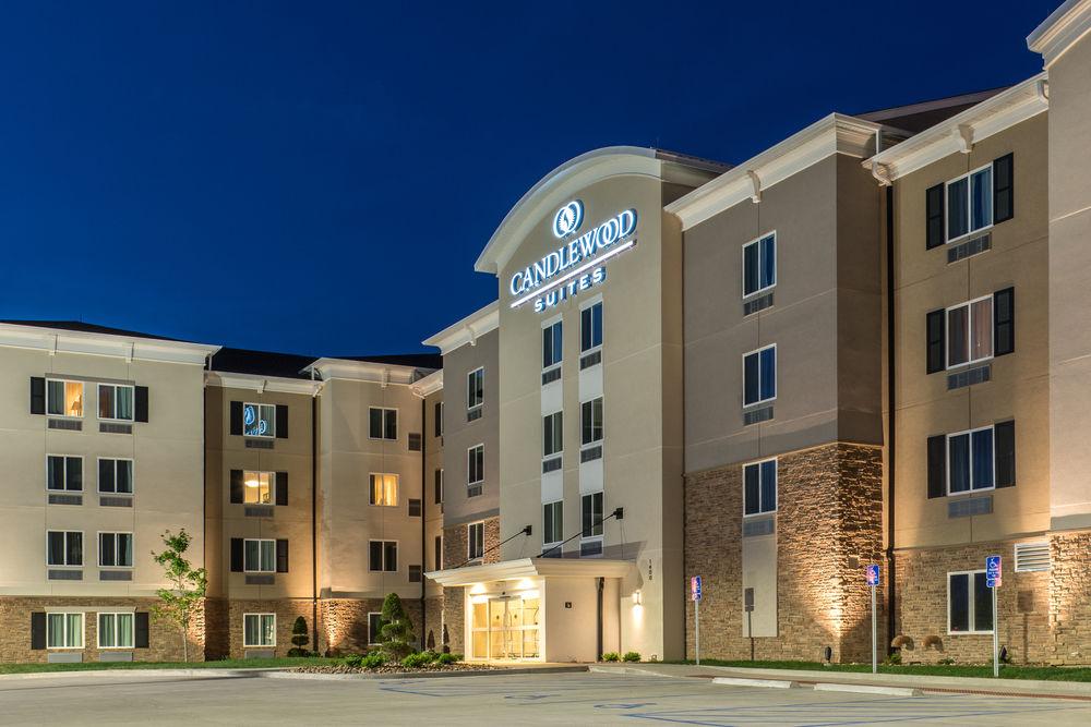 pet friendly hotels columbia mo