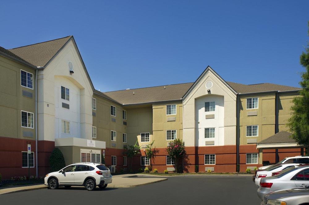 Pet Friendly Candlewood Suites Richmond-South an IHG Hotel