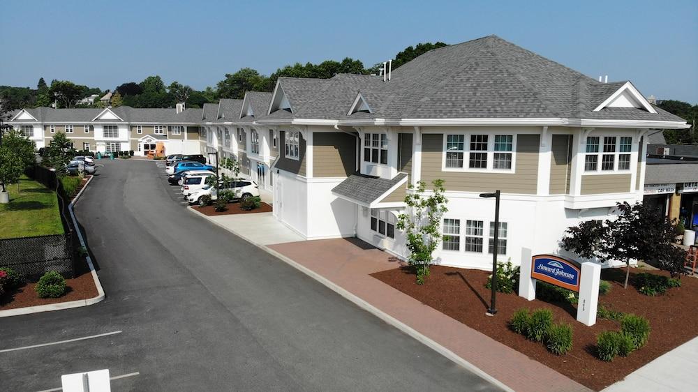 Howard Johnson by Wyndham Quincy/Boston Pet Policy