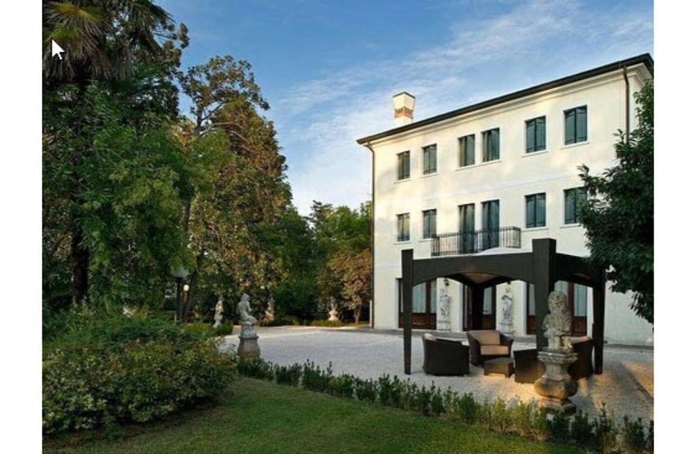 Pet Friendly Villa Pace Park Hotel Bolognese