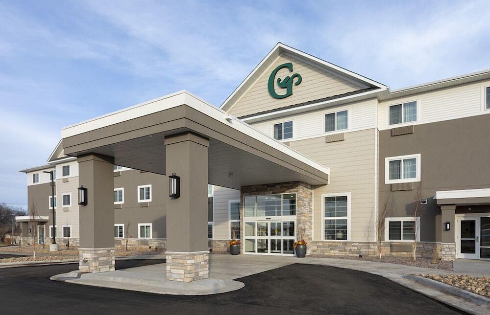 Pet Friendly Grandstay Hotel and Suites Milbank