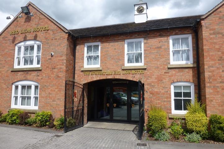Pet Friendly The Atherstone Red Lion Hotel