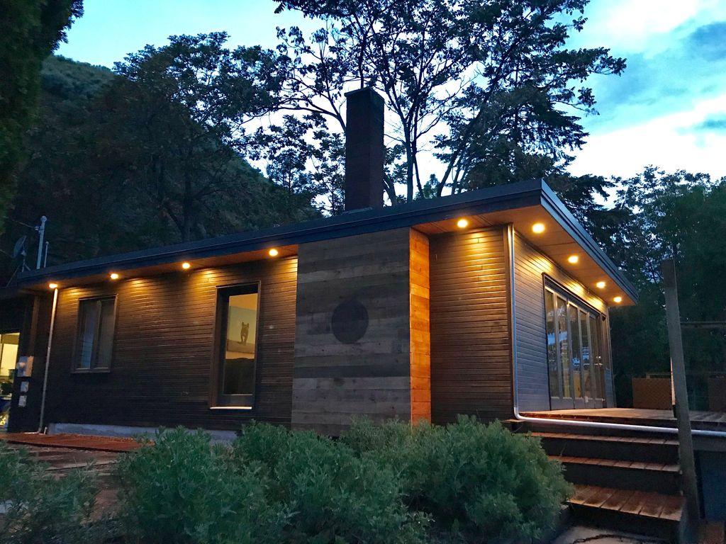 Summerland Lakefront Home Pet Policy