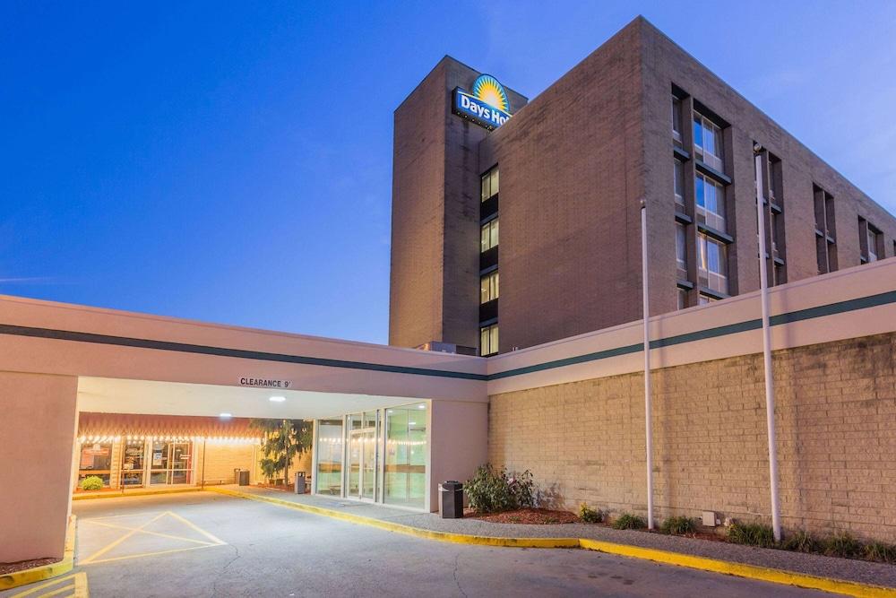 Pet Friendly Days Hotel & Conference Center by Wyndham Danville