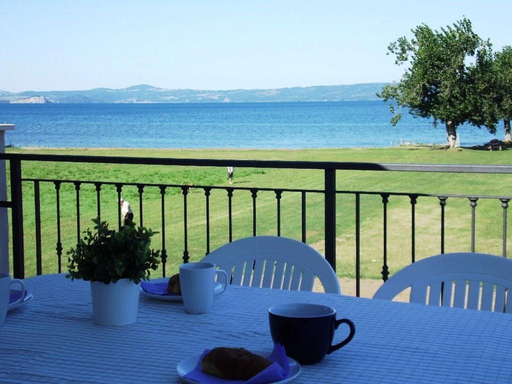 Pet Friendly Thesan - Apartment Directly on the Lake