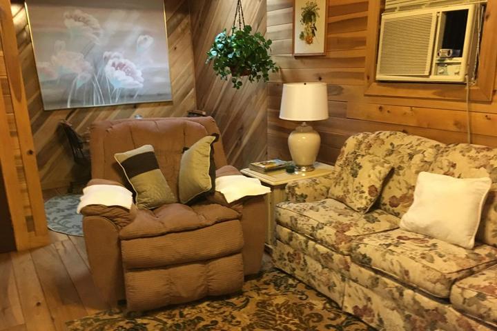 Pet Friendly Pine Tree Cabins