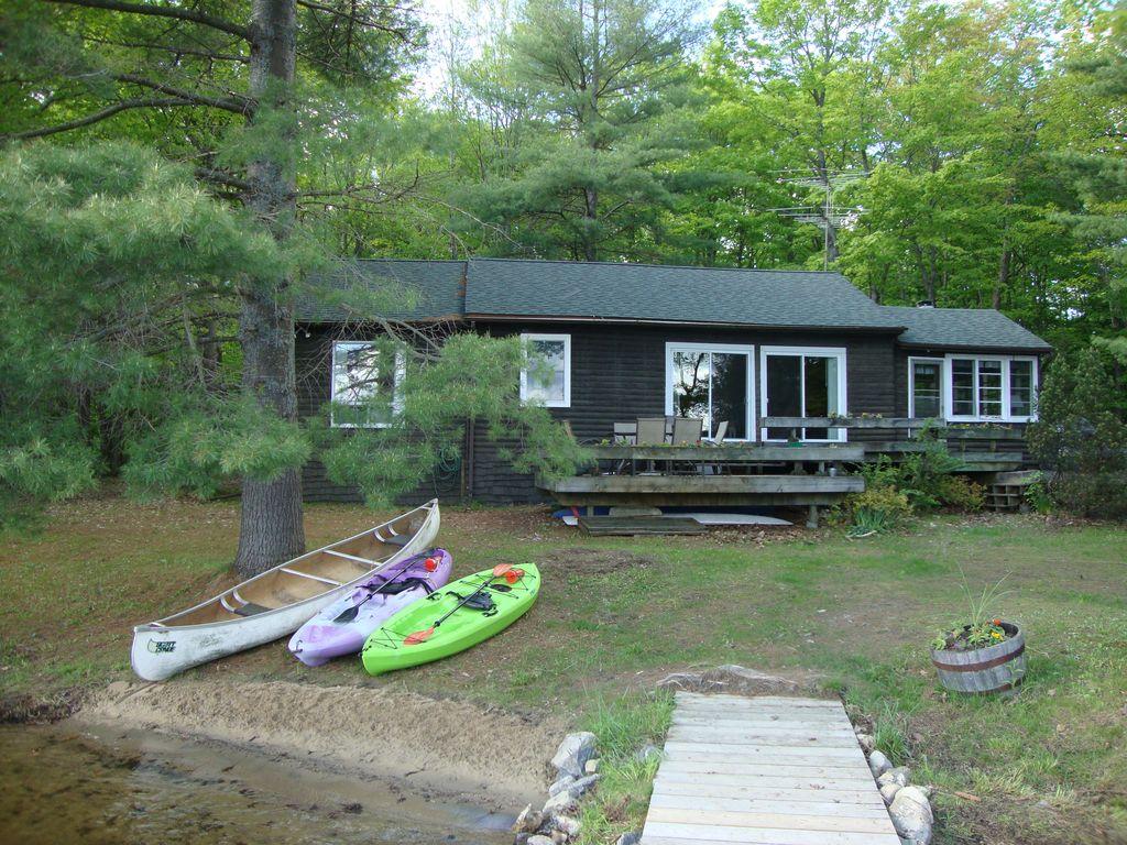Pet Friendly Waterfront 4/2 Cottage with Fire Pit