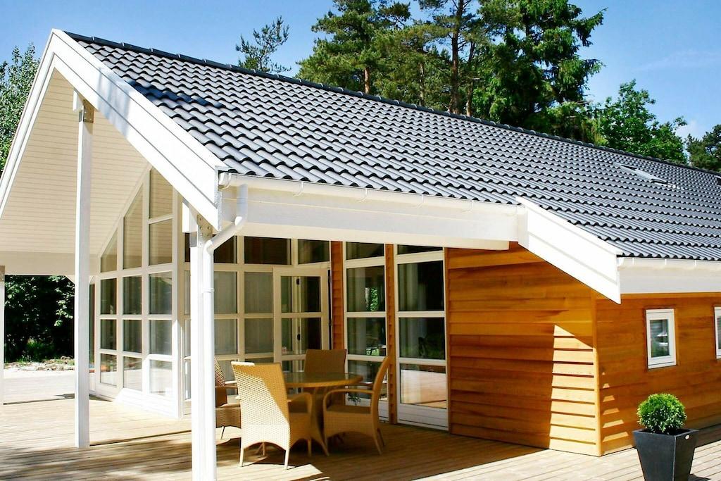 Pet Friendly 4BR Holiday Home With Sauna