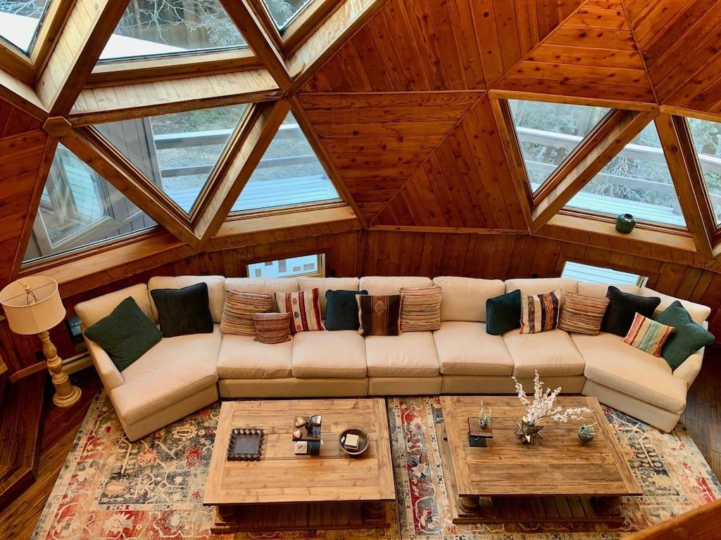 The Dome Home Snowshoe Pet Policy