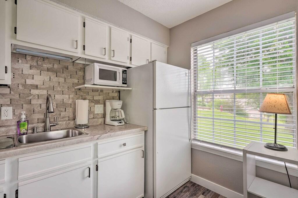 PetFriendly Branson Studio Near Lake Pet Policy