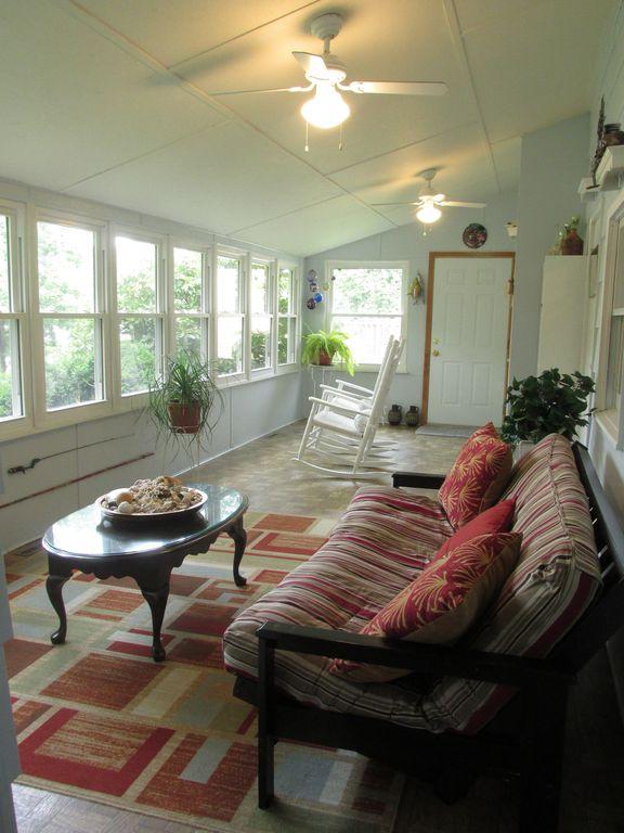 Pet Friendly Vacation Rentals In Claytor Lake Va Bringfido