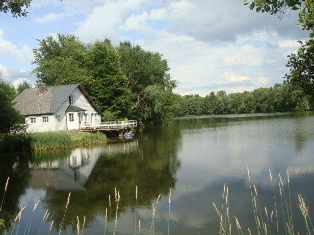 Pet Friendly Charming Cottage in Front of a Big Private Lake