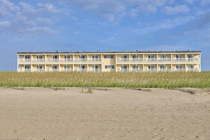 Pet Friendly Drifting Sands Oceanfront Hotel