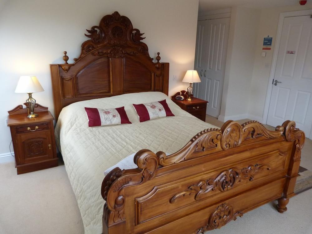 Pet Friendly Cameley Lodge