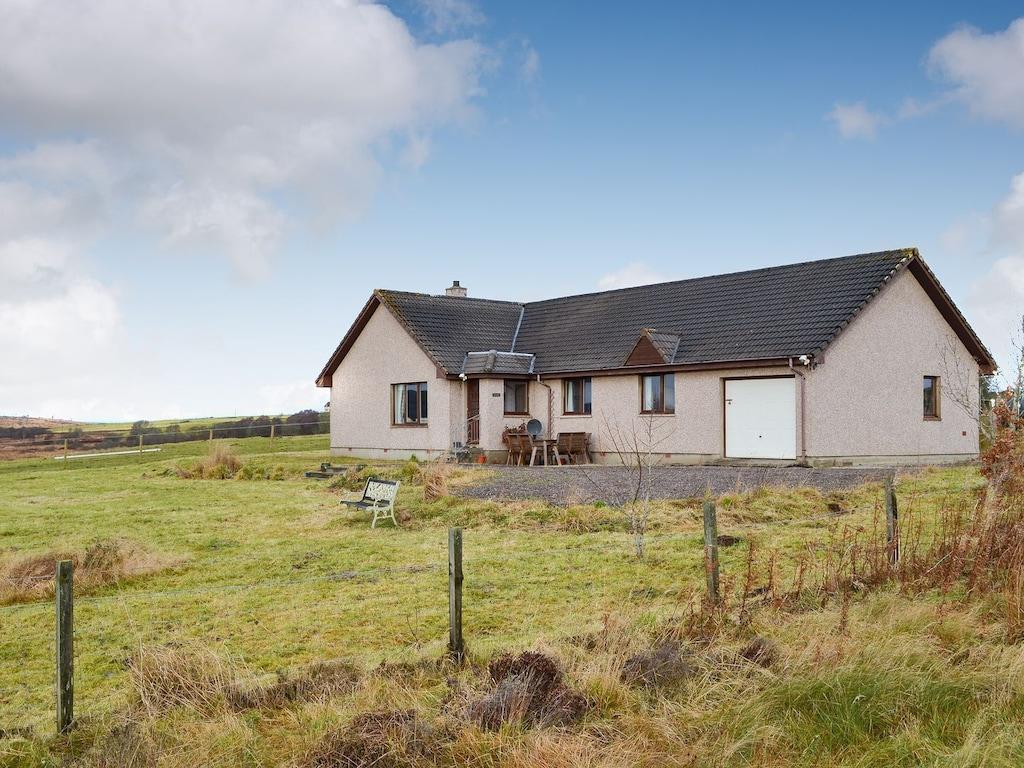 Pet Friendly 4-Bedroom Accommodation in Lairg