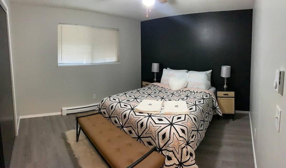 Chic & Spacious 2/1 Puyallup Apartment Pet Policy